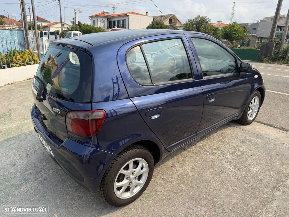 Toyota Yaris 1.0 Base - 8