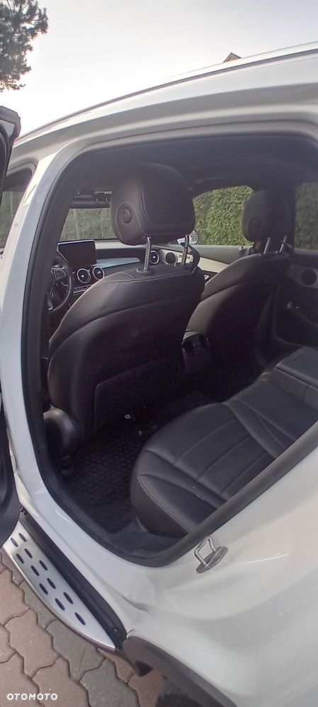 Mercedes-Benz GLC 300 4Matic 9G-TRONIC - 15