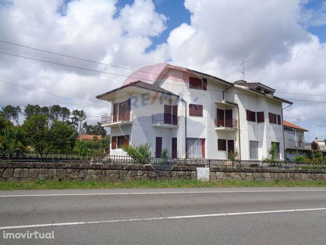 Moradia T6 para venda - Grande imagem: 2/9