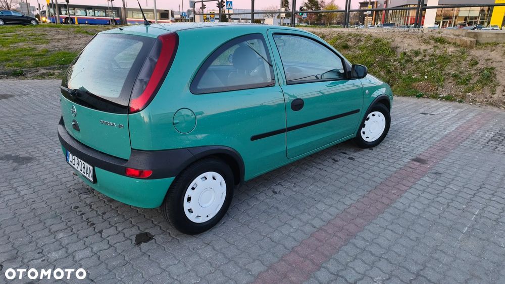 Opel Corsa 1.2 16V Comfort - 2