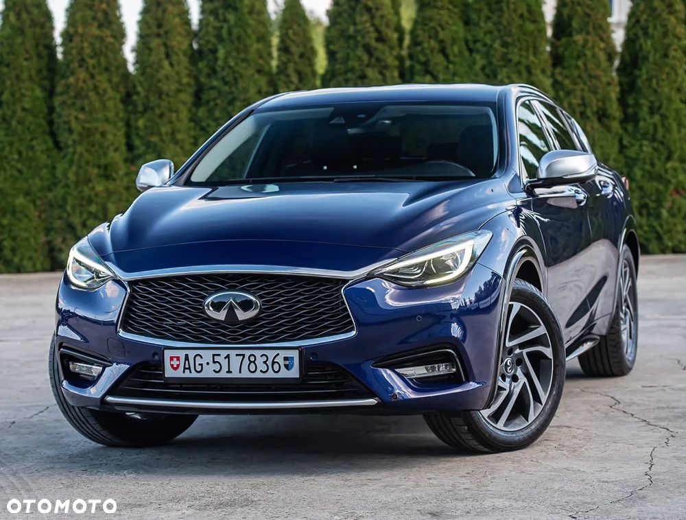 Infiniti Q30 - 5