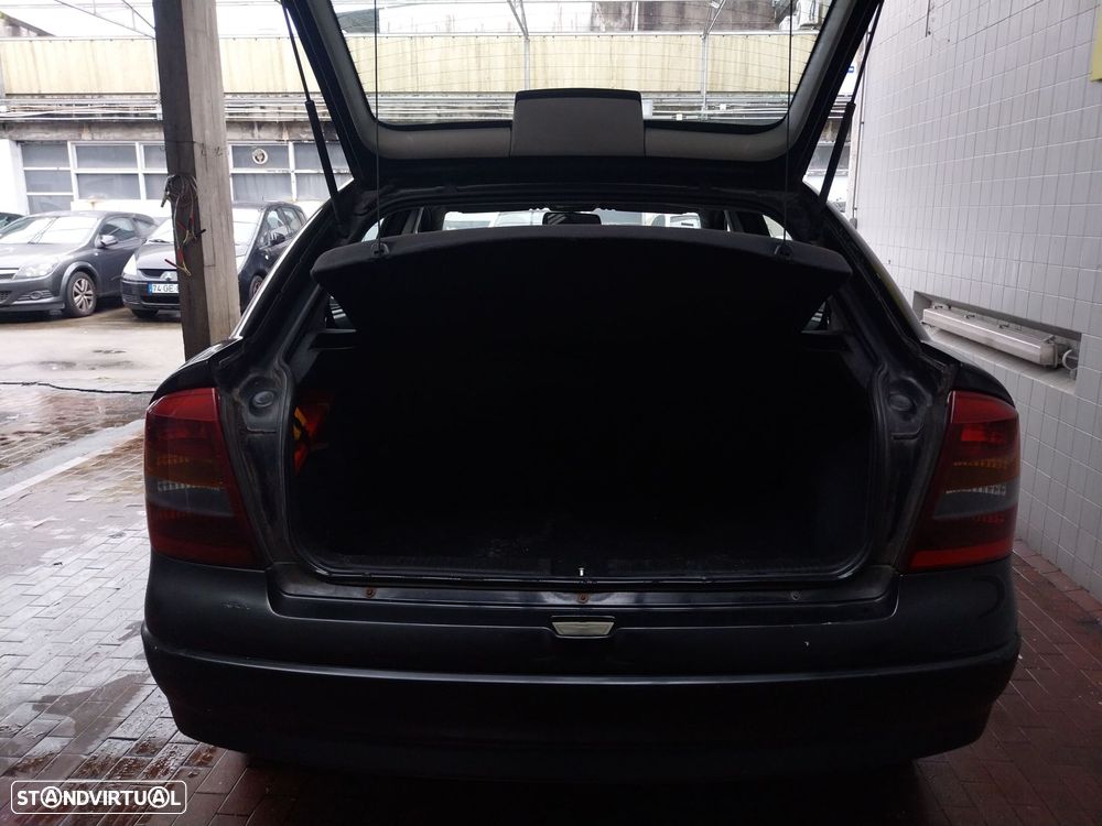 Opel Astra 1.2 Selection - 10