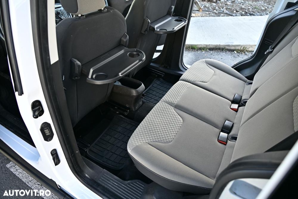 Ford Tourneo Courier 1.5 TDCi Trend - 18