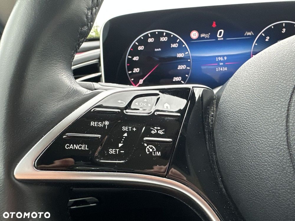 Mercedes-Benz Klasa E 220 d mHEV 4-Matic Avantgarde 9G-Tronic - 22