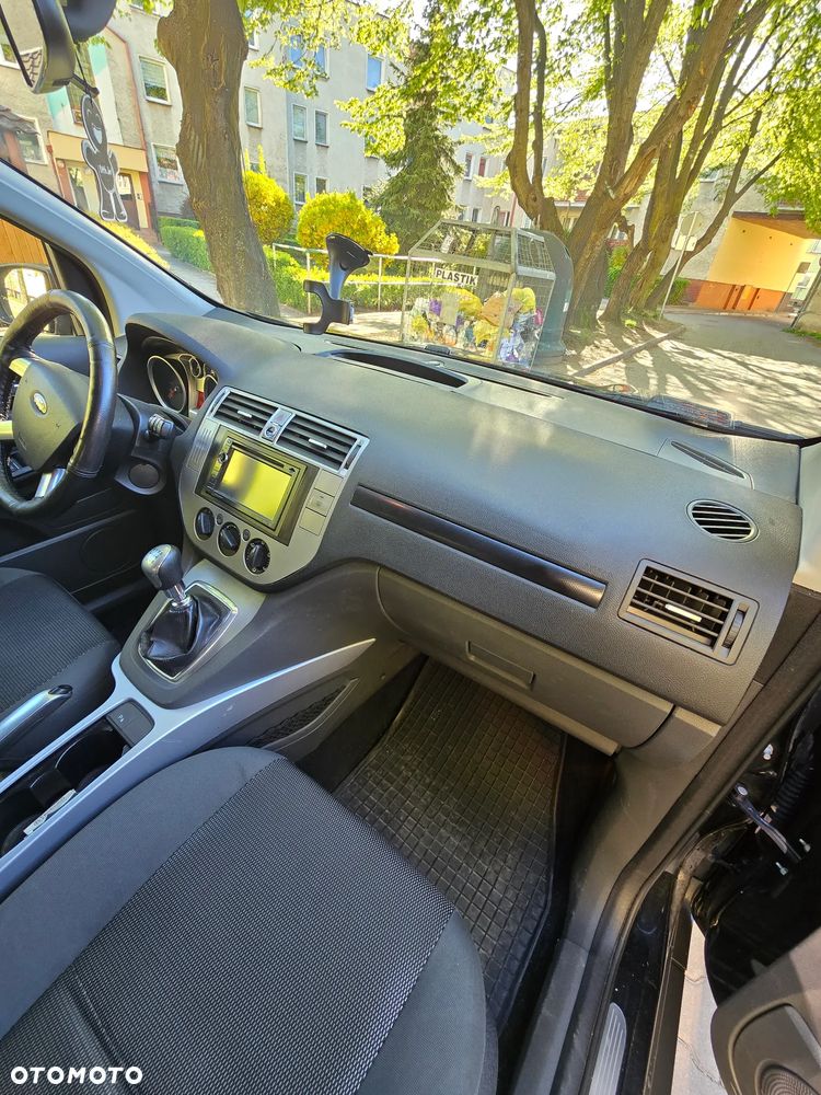 Ford Kuga 2.0 TDCi 2x4 Titanium - 8