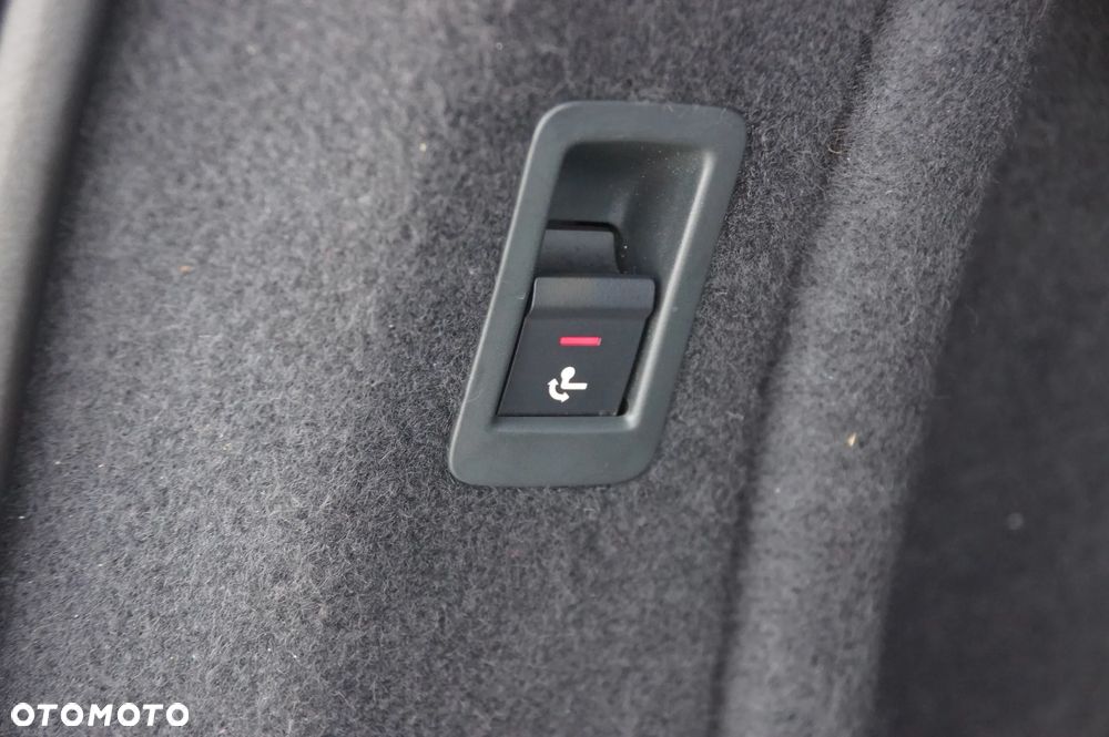 Audi A4 Avant 2.0 TDI clean diesel Quattro - 36