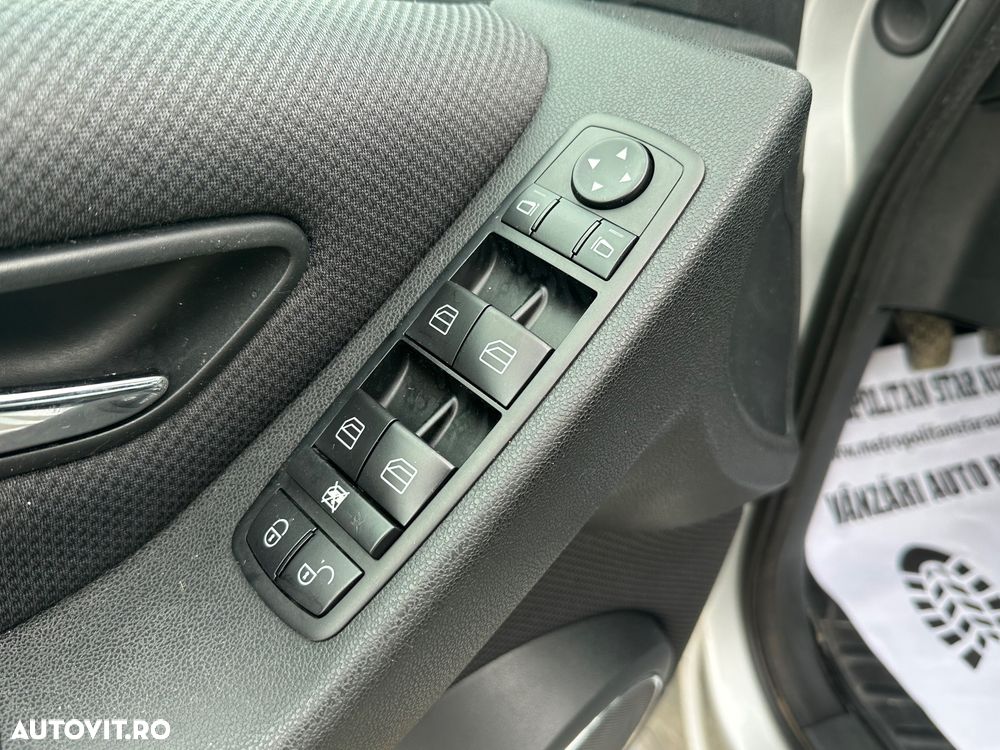 Mercedes-Benz B 180 - 12