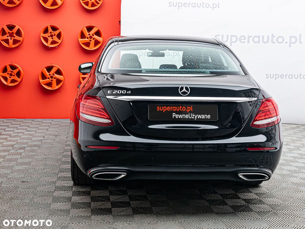 Mercedes-Benz Klasa E - 26
