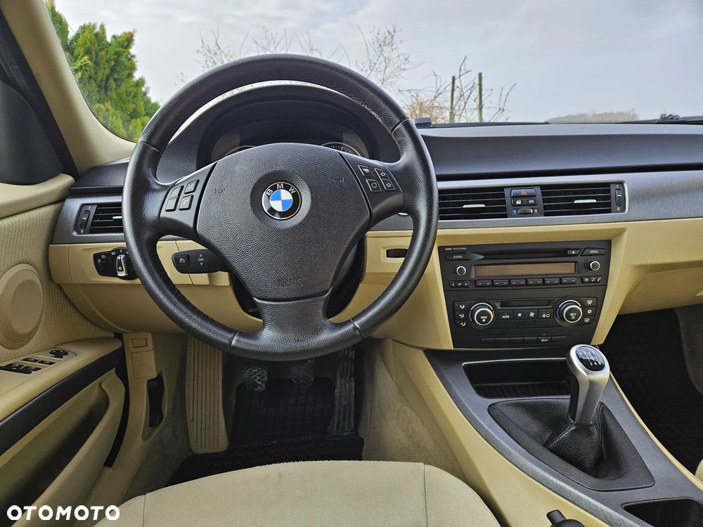 BMW Seria 3 - 28