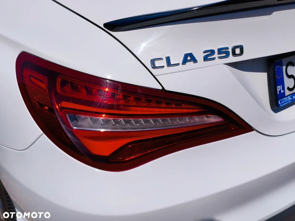 Mercedes-Benz CLA 250 4Matic 7G-DCT - 3