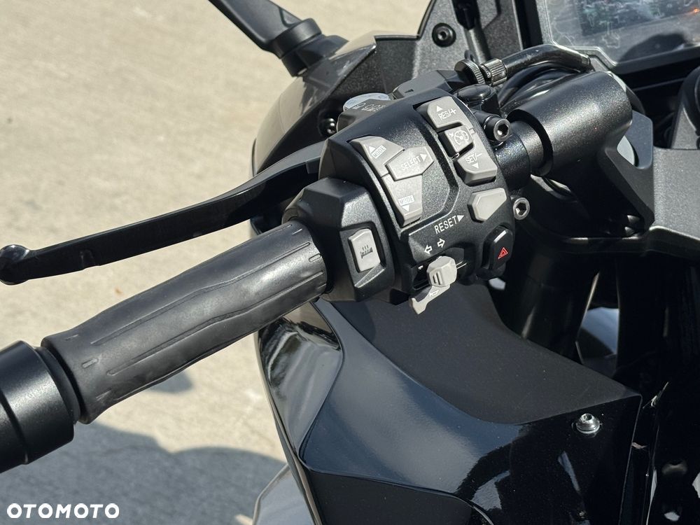 Kawasaki Ninja 1000 SX - 20