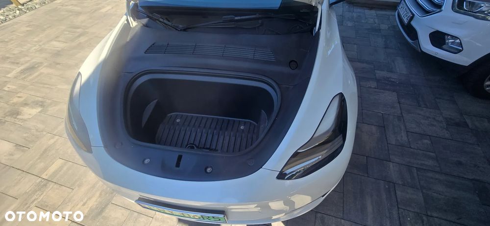 Tesla Model Y Long Range Dual Motor AWD - 28