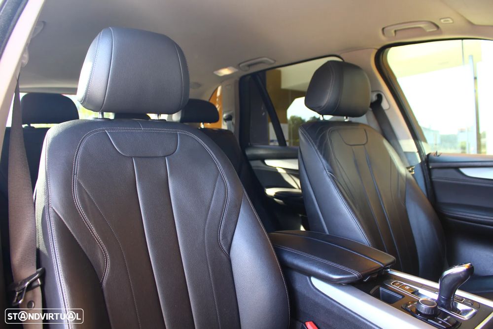 BMW X5 25 d sDrive Comfort 7L - 12