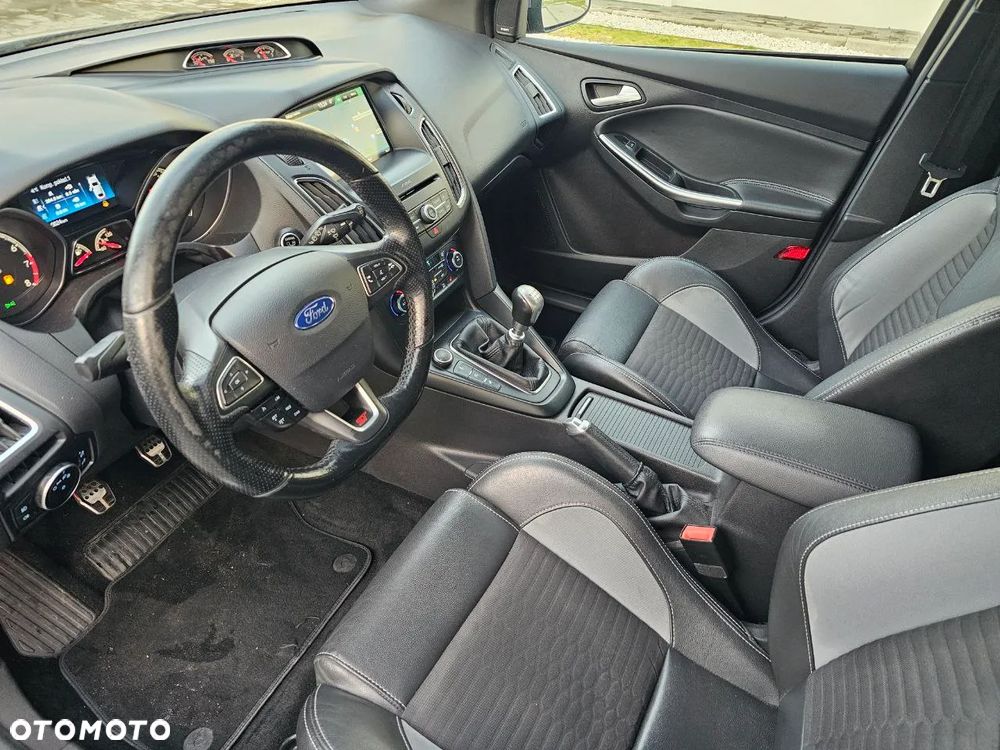 Ford Focus ST - 19