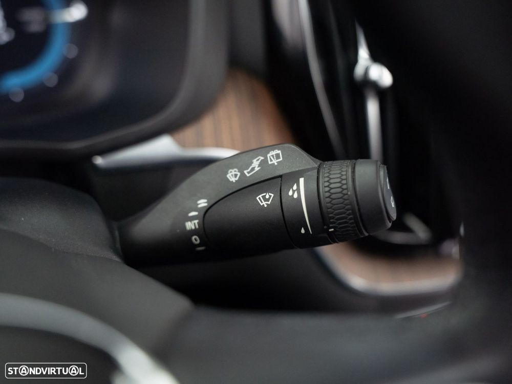 Volvo XC 60 2.0 T6 PHEV Plus Dark - 27