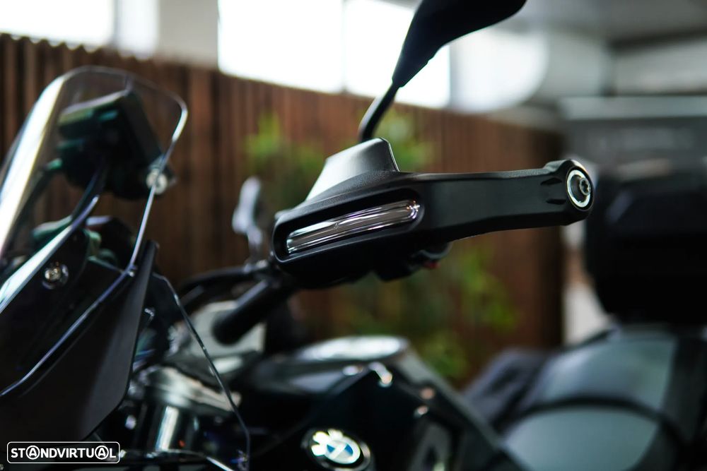 BMW R 1300 GS TRIPLE BLACK C/RODAS RAIOS DOURADAS - 37
