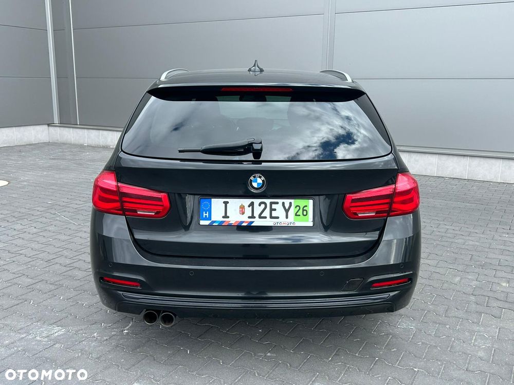 BMW Seria 3 320d Sport Line - 24