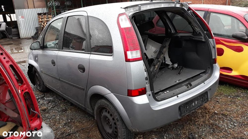 Części Opel Meriva benzyna  hatchback 5-drzwi - 1