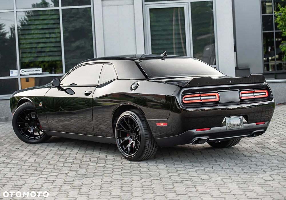 Dodge Challenger 6.4 Scat Pack - 9