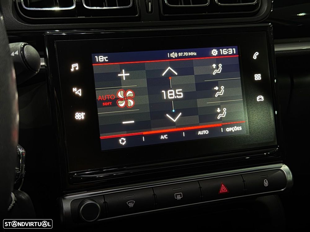 Citroën C3 1.2 PureTech Shine - 23