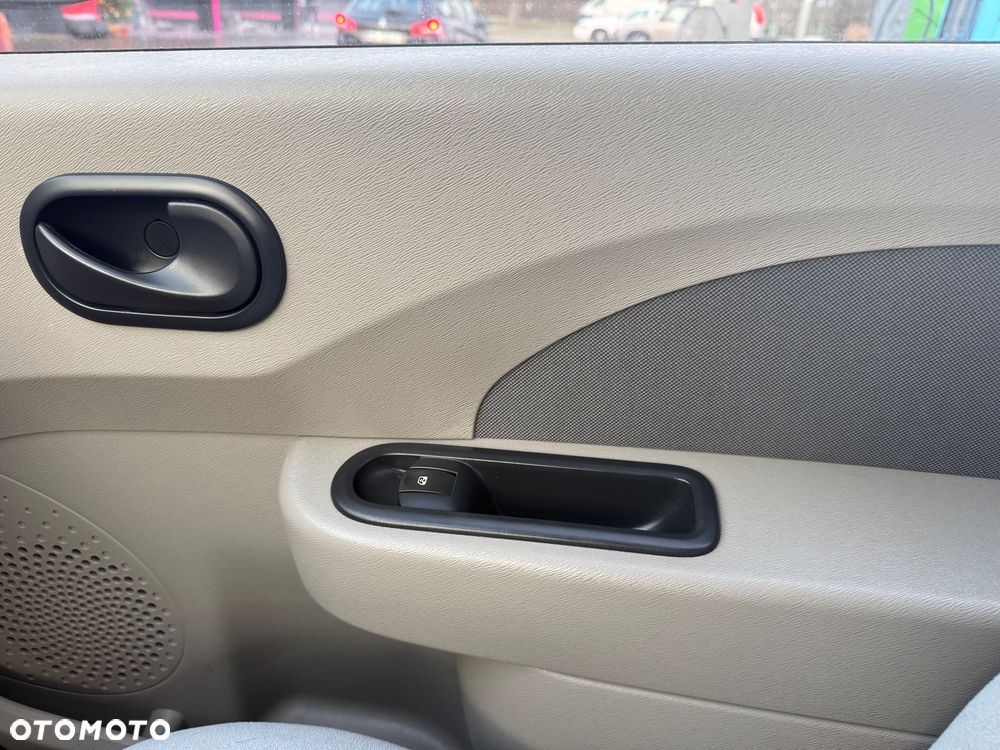 Renault Twingo 1.2 16V Dynamique - 9