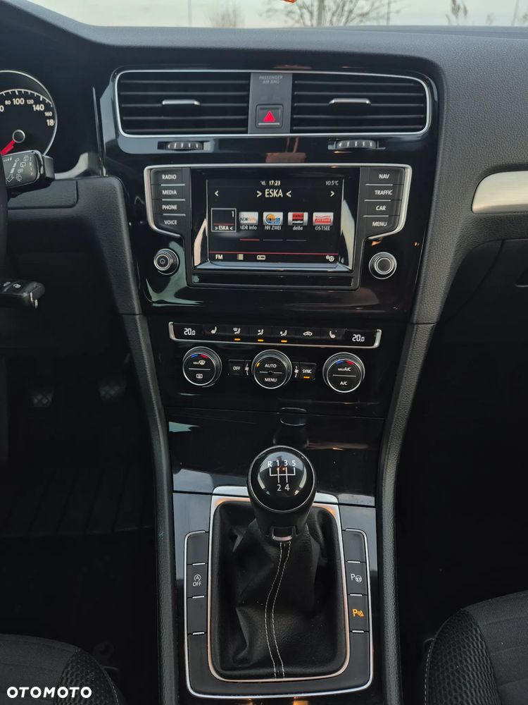 Volkswagen Golf 1.6 TDI BlueMotion Technology Cup - 22