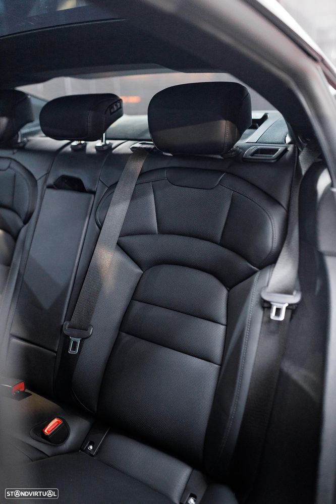 Porsche Taycan Turbo - 9