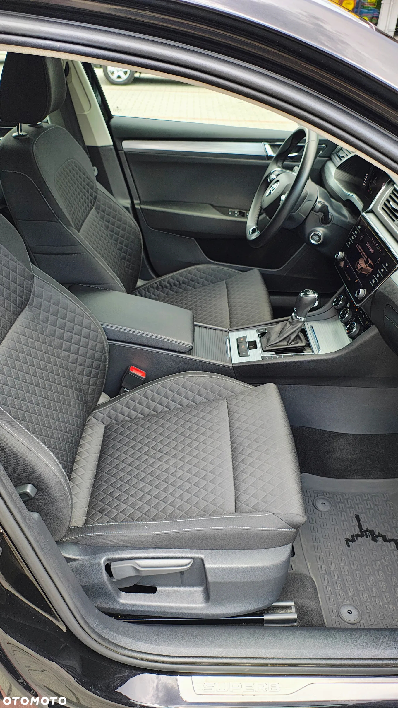 Skoda Superb 2.0 TDI SCR Ambition DSG - 21