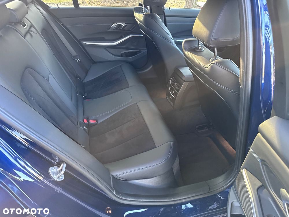 BMW Seria 3 320d xDrive M Sport sport - 21