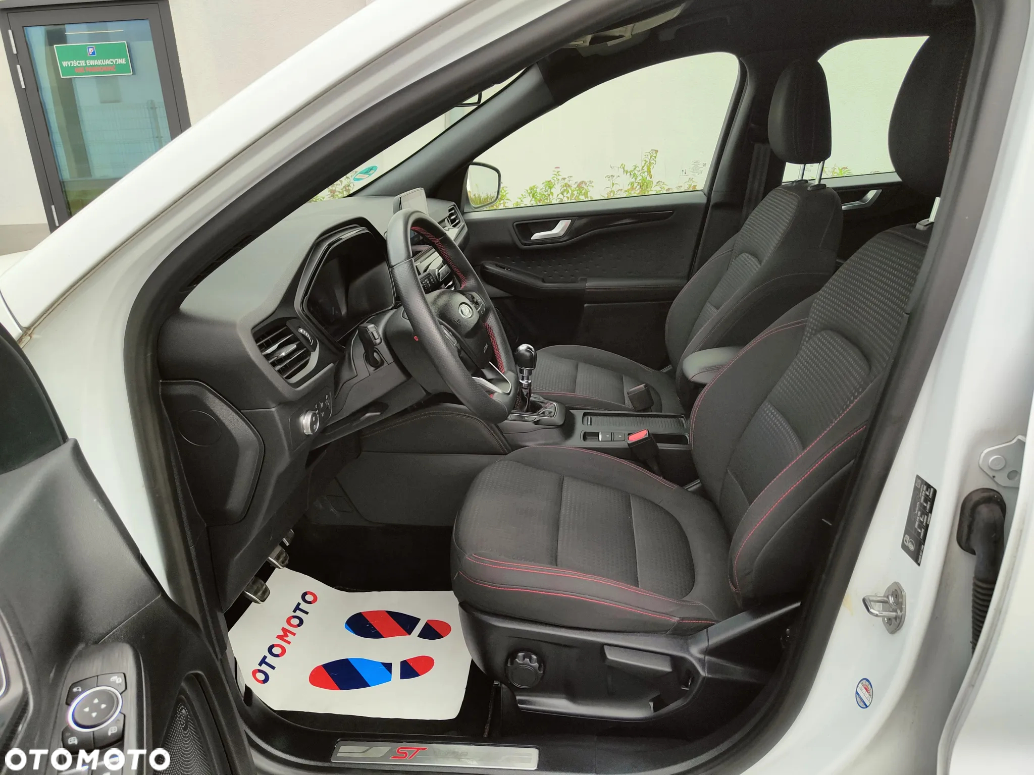 Ford Kuga 1.5 EcoBoost ST-LINE X - 15
