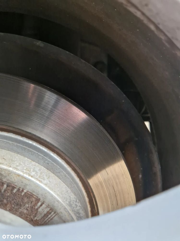 BMW Seria 3 328i Luxury Line - 32