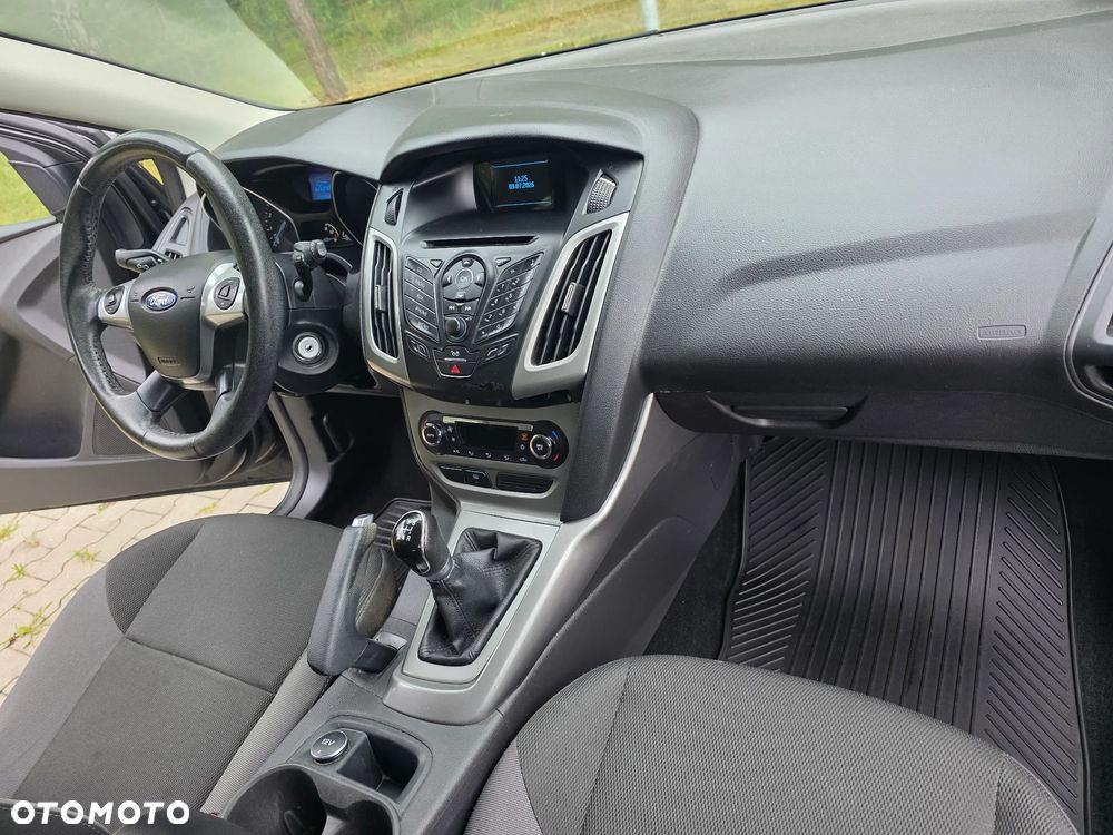Ford Focus 1.6 Ambiente - 16