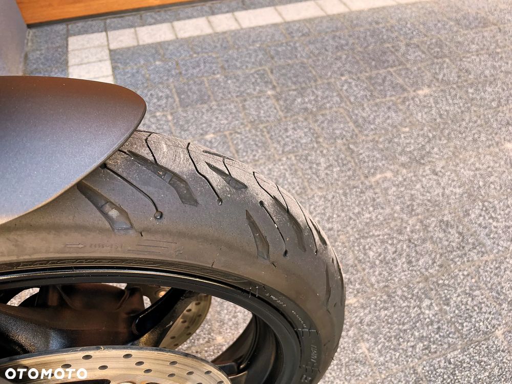 Yamaha FZ8 - 13