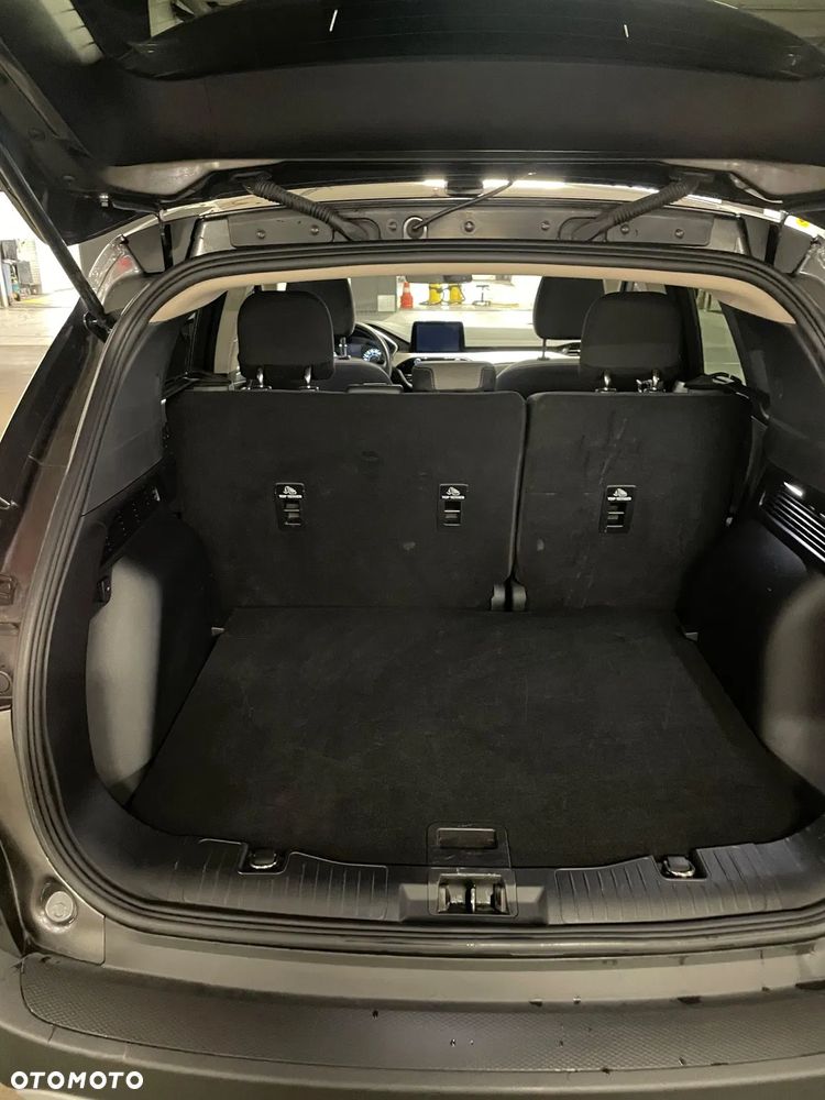 Ford Kuga - 12