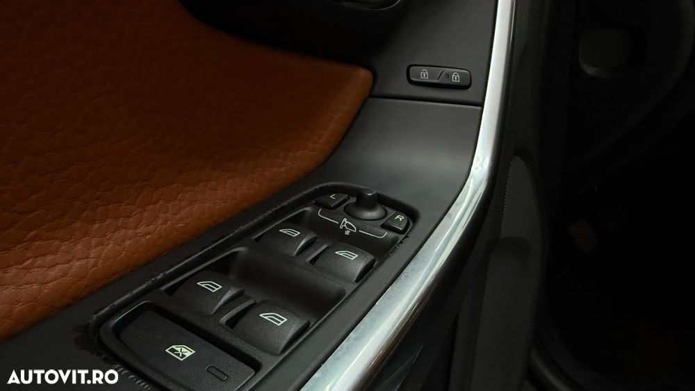 Volvo V60 D3 Momentum - 25