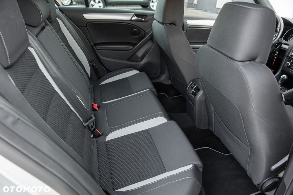 Volkswagen Golf - 25