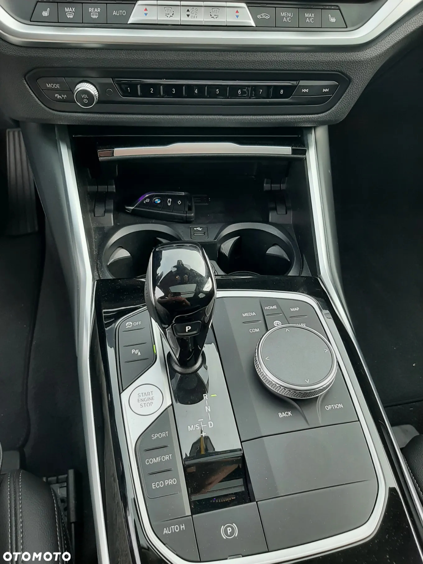 BMW Seria 3 330d Touring xDrive - 23