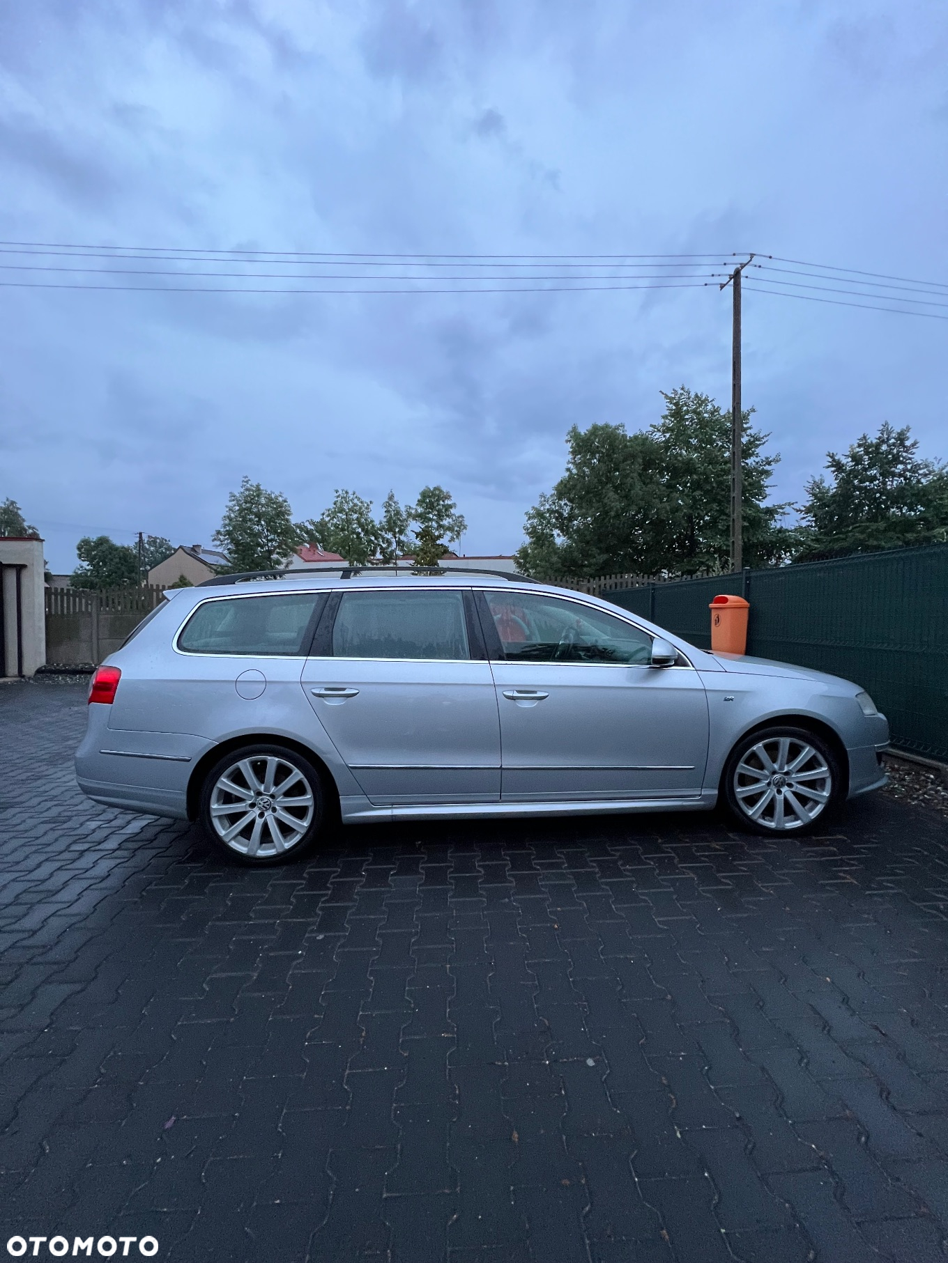 Volkswagen Passat 2.0 TDI Comfortline R-Style - 22