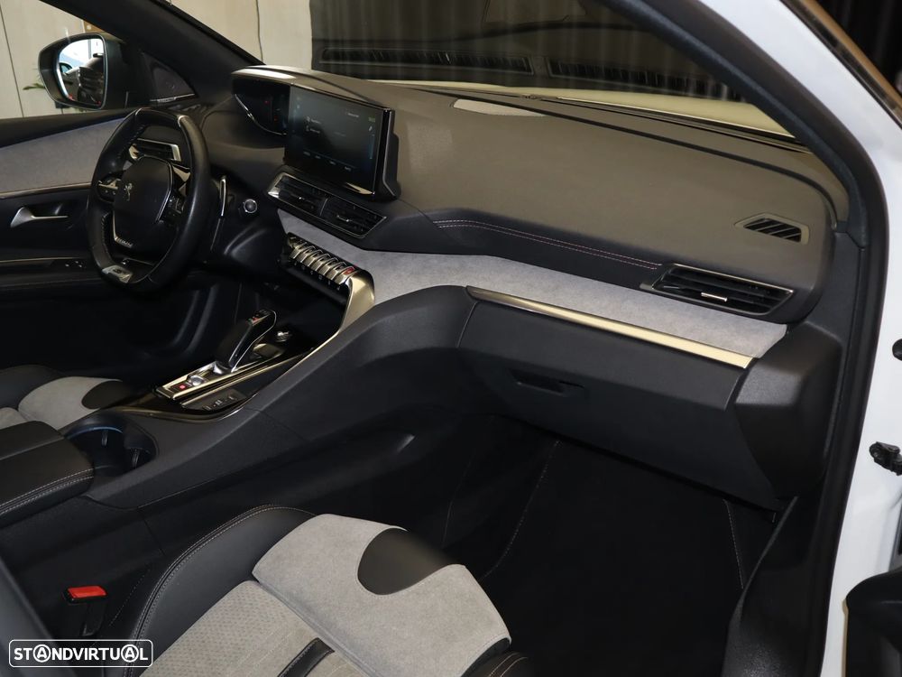 Peugeot 3008 1.6 Hybrid GT Pack e-EAT8 - 18