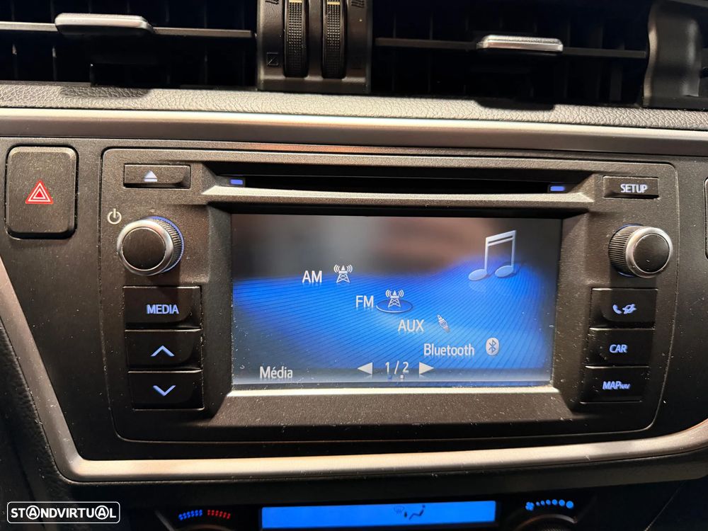 Toyota Auris Touring Sports 1.4 D-4D Com+P.Sport +Navi - 19