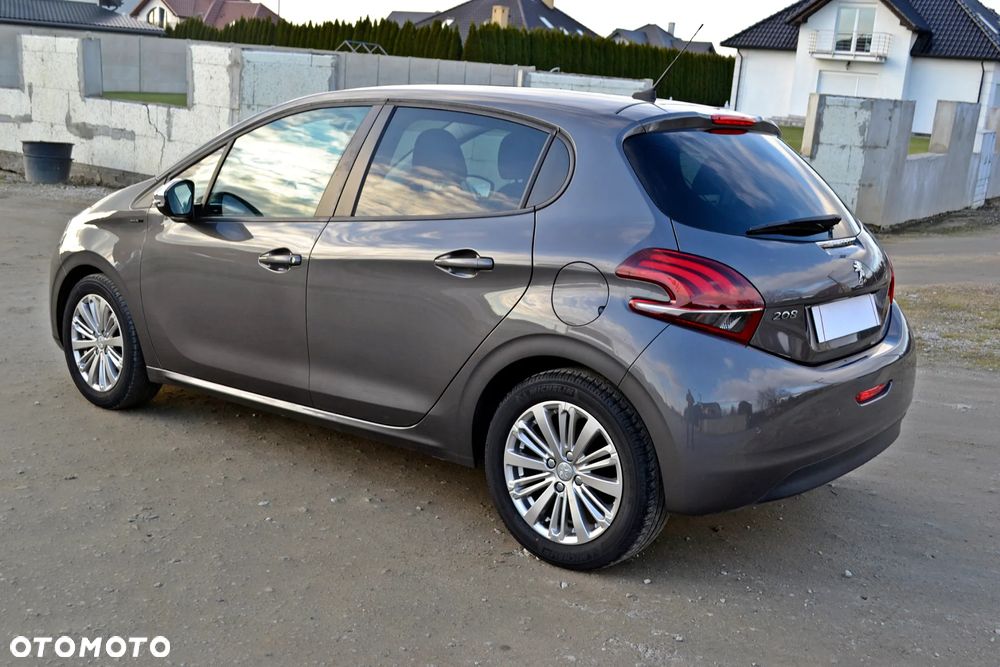 Peugeot 208 - 9
