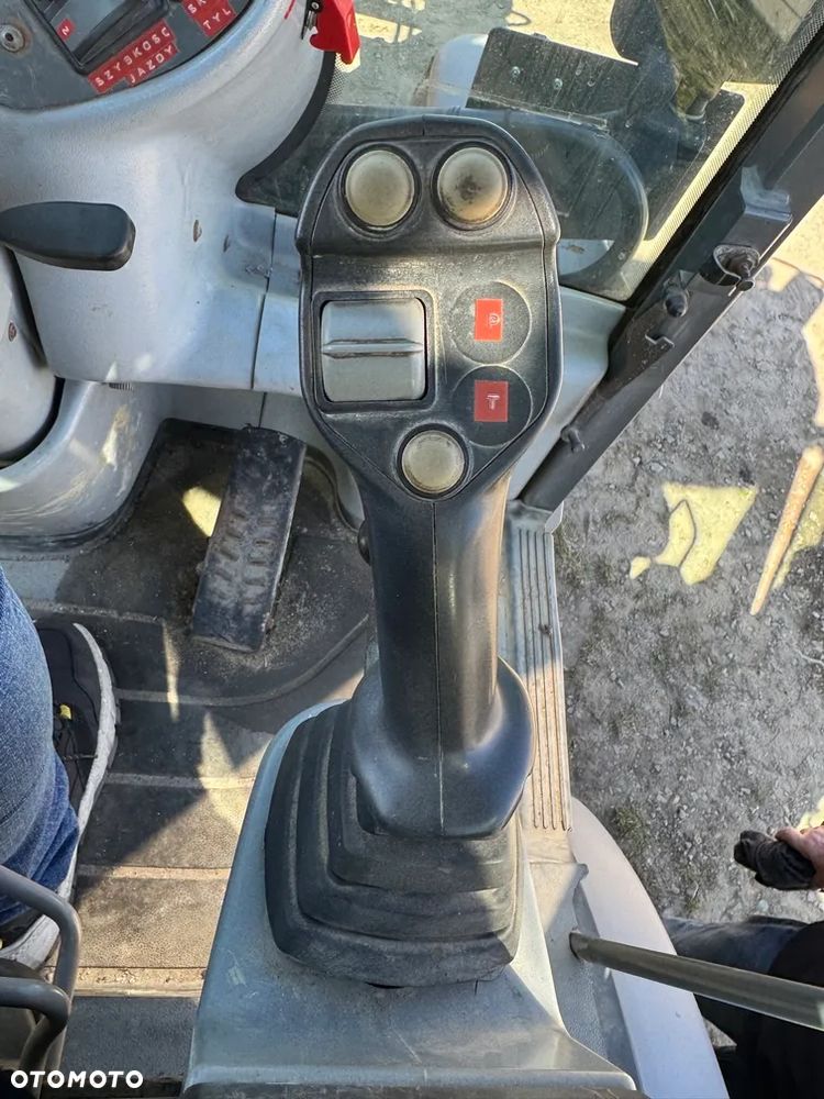 Kramer ALLRAD 680 - 25