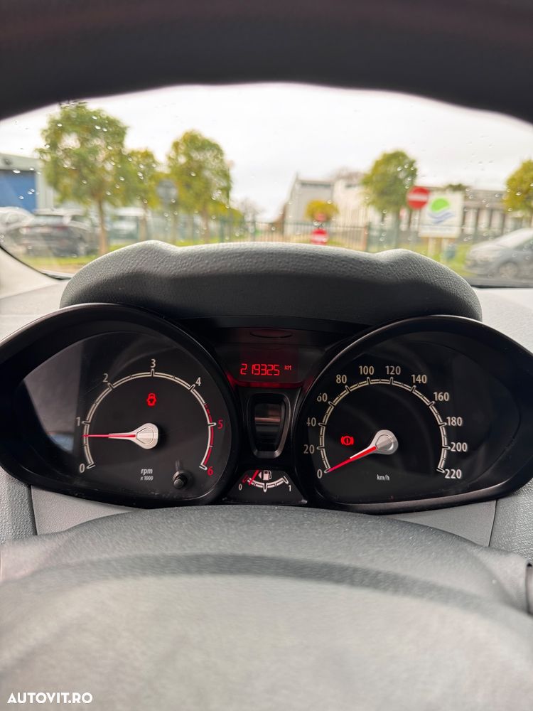 Ford Fiesta 1.6 TDCI Econetic - 10