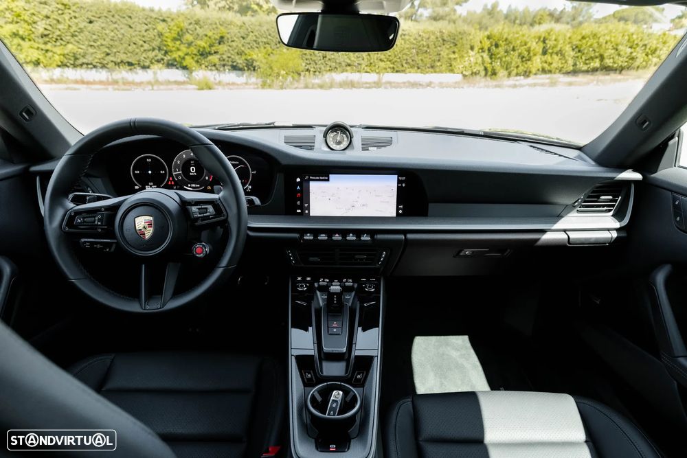 Porsche 911 (992) Carrera - 42