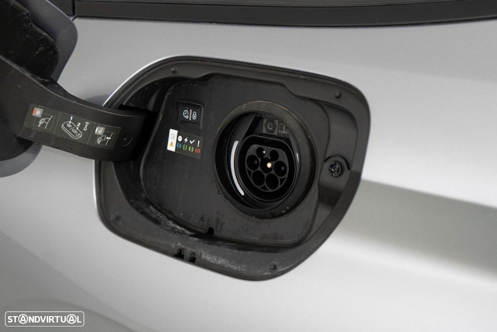 Peugeot 308 SW 1.6 Hybrid GT e-EAT8 - 20