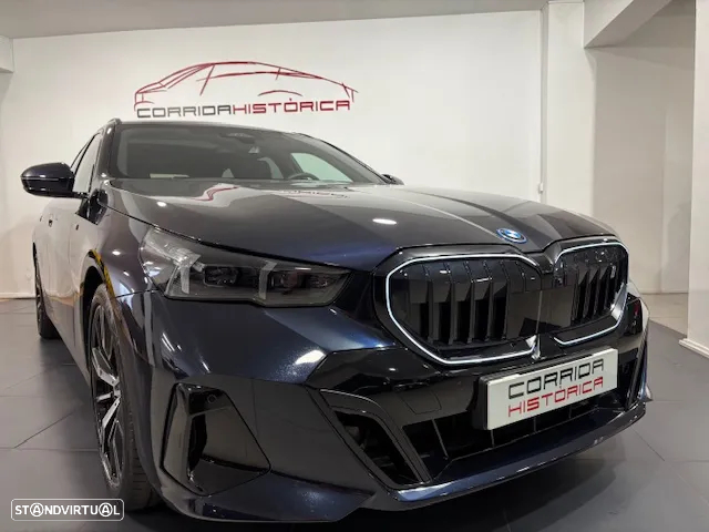 BMW i5 Touring eDrive40 Pack Desportivo M - 33