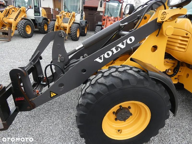 Volvo L20F Z Niemiec / Tylko 2.300mtg / Stan Idealny / - 19