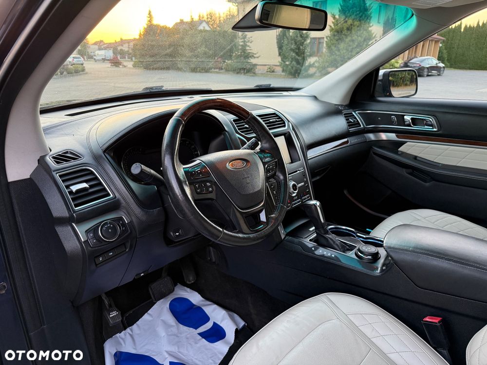 Ford Explorer - 18
