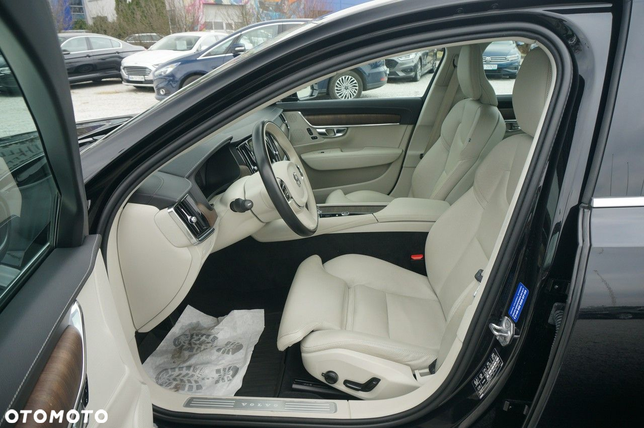 Volvo S90 - 25