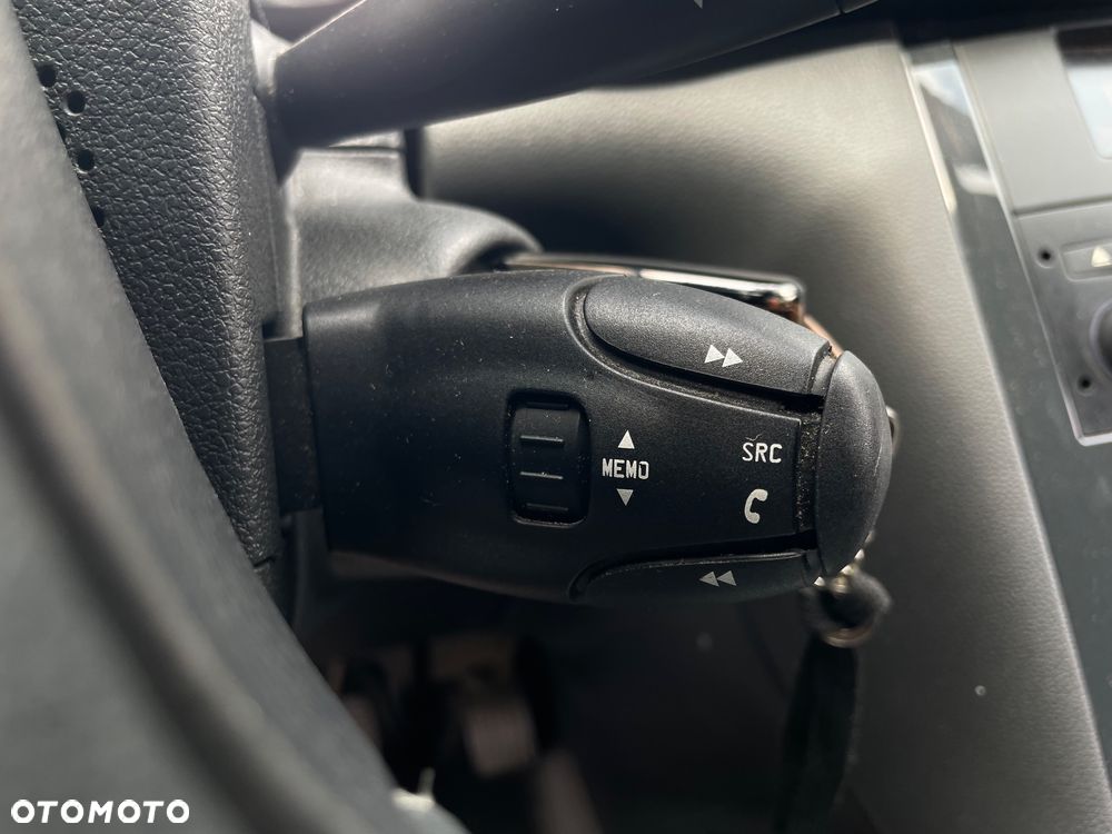 Peugeot 3008 1.6 HDi Access - 16